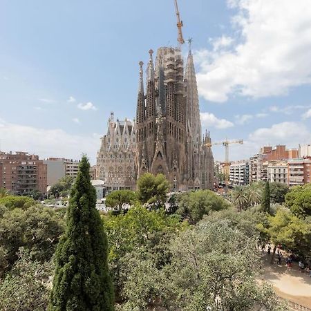 Housalia Sagrada Familia Views Barcelona Exterior foto